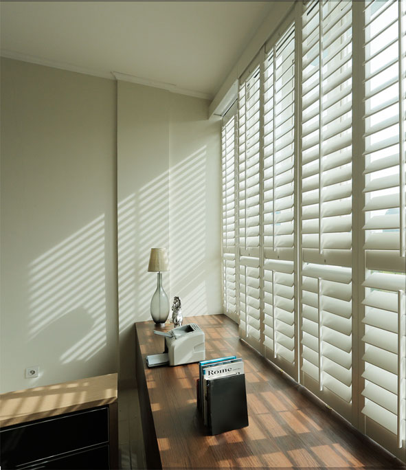 Window shutter dengan model sliding